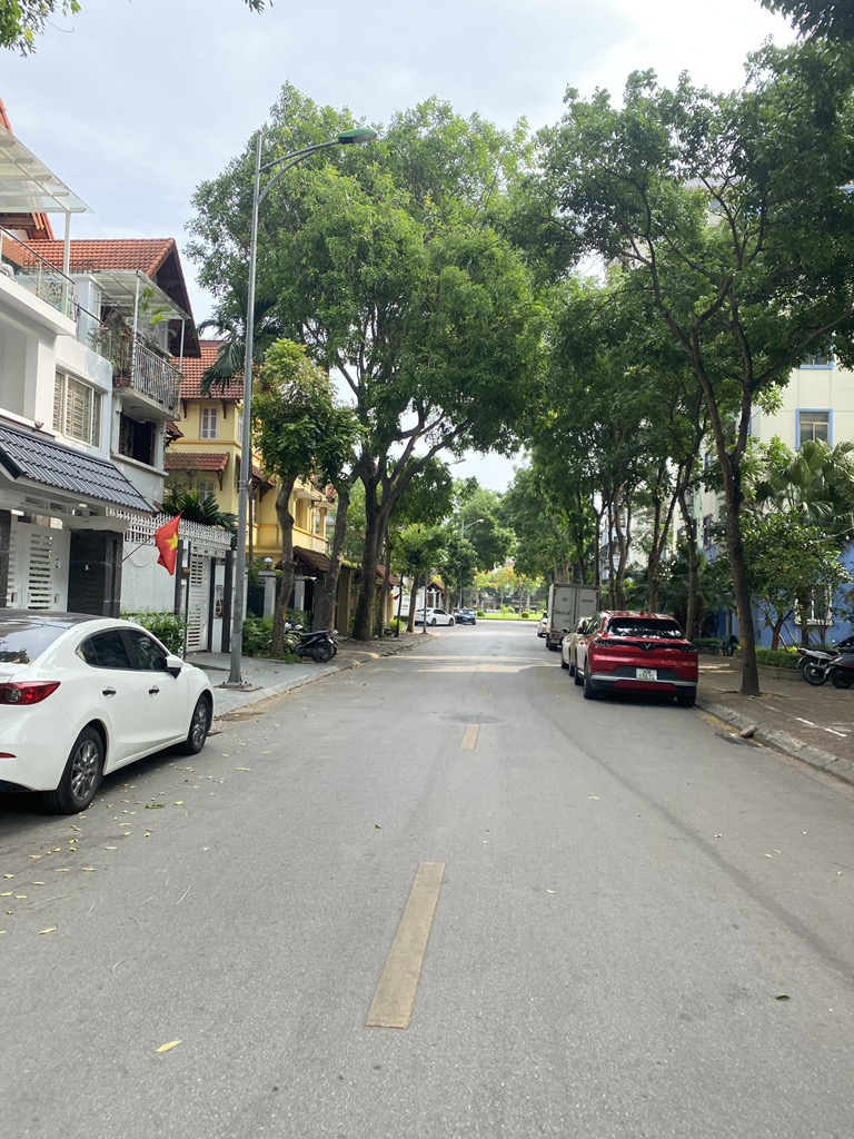 NHÀ PHỐ VIỆT HƯNG 66 tỷ 200m VỈA HÈ RỘNG,KINH DOANH ĐỈNH,LONG BIÊN HÀ NỘI