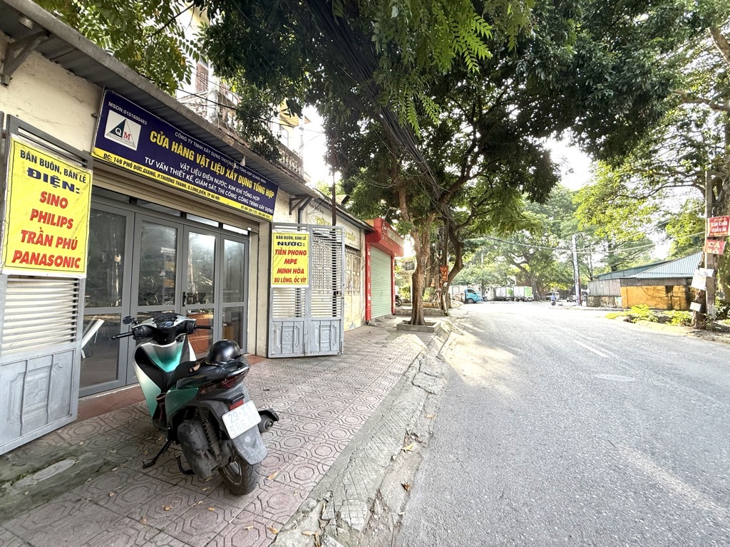 ĐỨC GIANG,LONG BIÊN 24tỷ 108m MẶT PHỐ VỈA HÈ KINH DOANH CHO THUÊ ĐỈNH