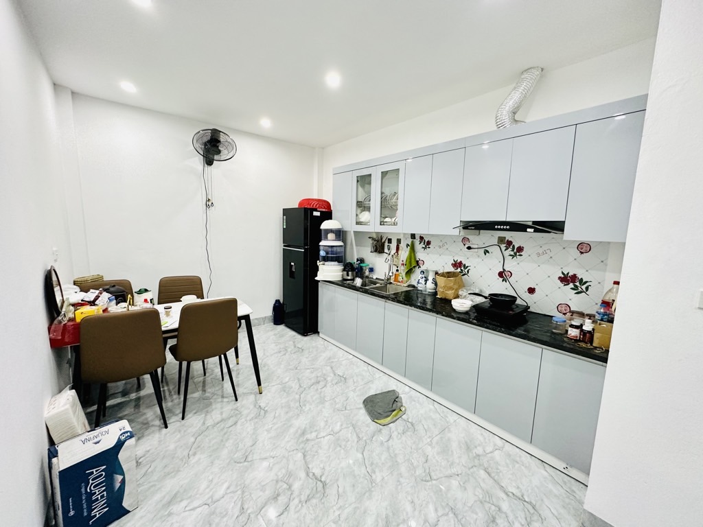 🏠 BÁN NHÀ 3 TẦNG – CHỢ HOA TÂY HỒ – NGÕ Ô TÔ TRÁNH