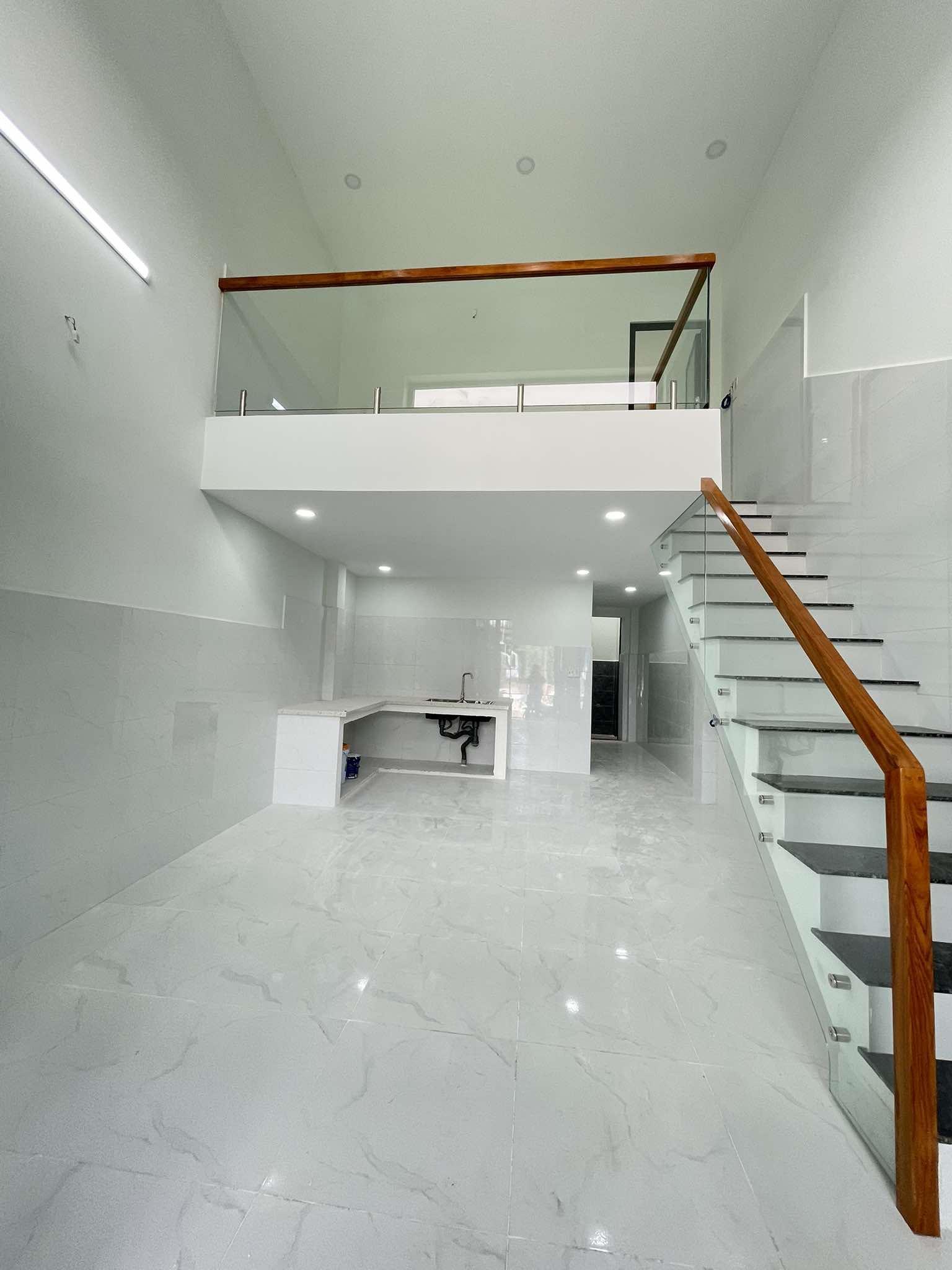 BÁN NHÀ HXH 2PN sát mặt tiền NGUYỄN XIỂN, LONG THẠNH MỸ – 51m2-3.9 tỷ
