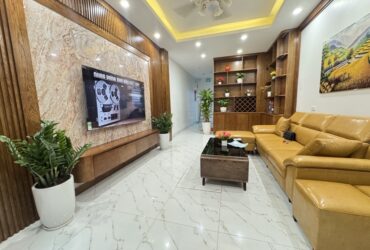 BÁN NHÀ TRUNG KÍNH – CẦU GIẤY – 55M² – GIÁ 9 TỶ