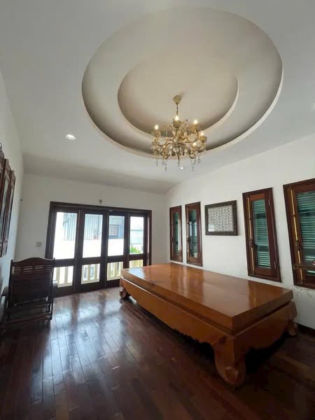 CHOÁNG- phố Trịnh Công Sơn- 52m- Ô tô- Nhỉnh 17 tỷ