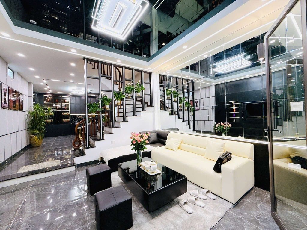 Nhà ĐẠI LA- 3 bước ra phố lớn-Hơn 11 tỷ!