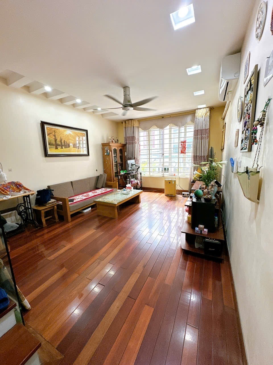 Nhà đẹp 50m 5 tầng phố Bồ Đề, Long Biên, Hà Nội