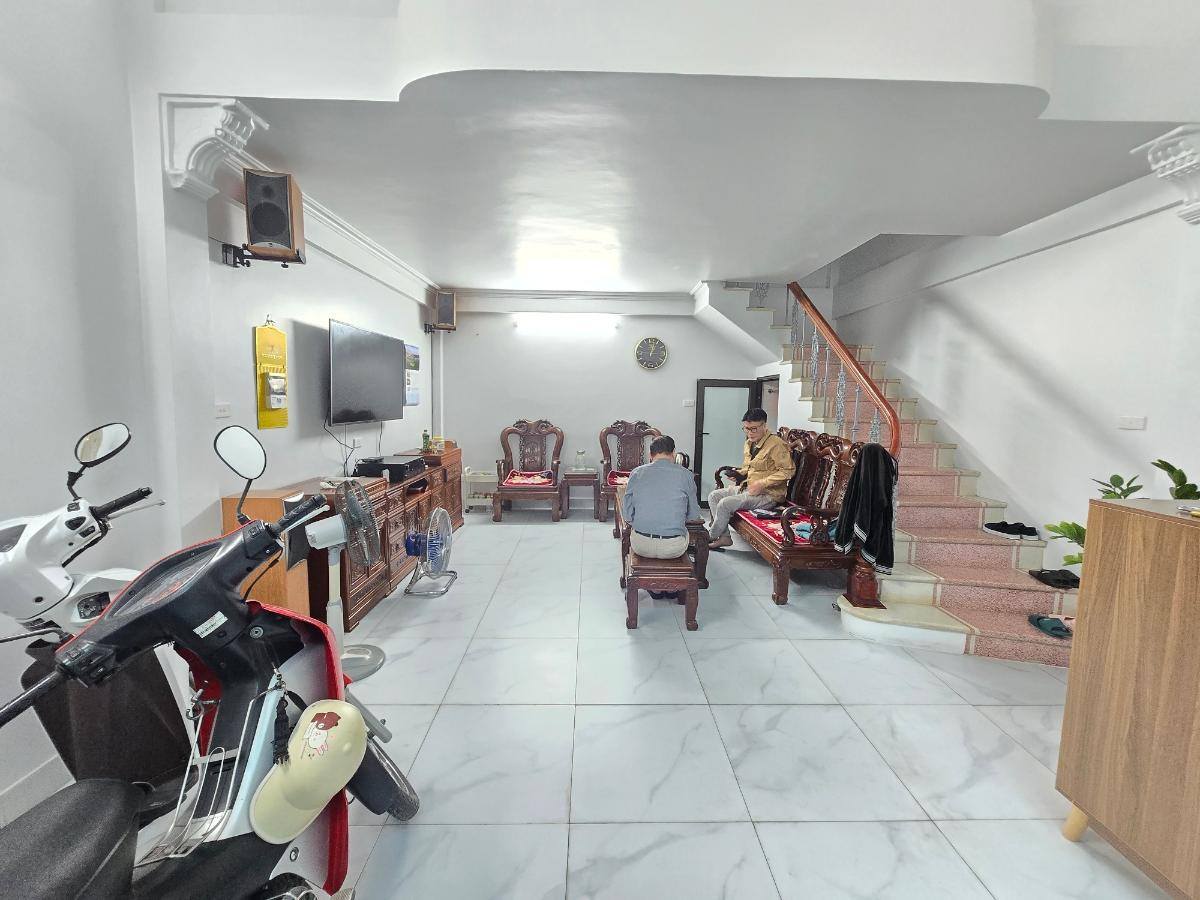 Bán nhà Thái Thịnh 35m 4 tầng MT4.3m lô góc, kinh doanh hơn 13 tỷ.