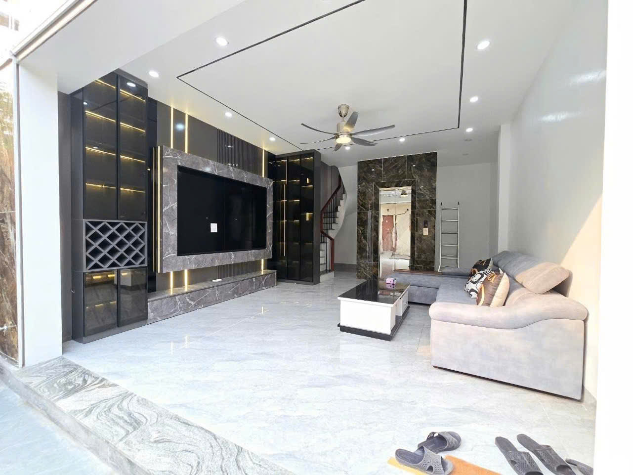 BÁN NHÀ MẶT NGÕ LẠC LONG QUÂN 55M² *7TẦNG THANG MÁY, 2 THOÁNG  KINH DOANH – CHỈ 14,9 TỶ