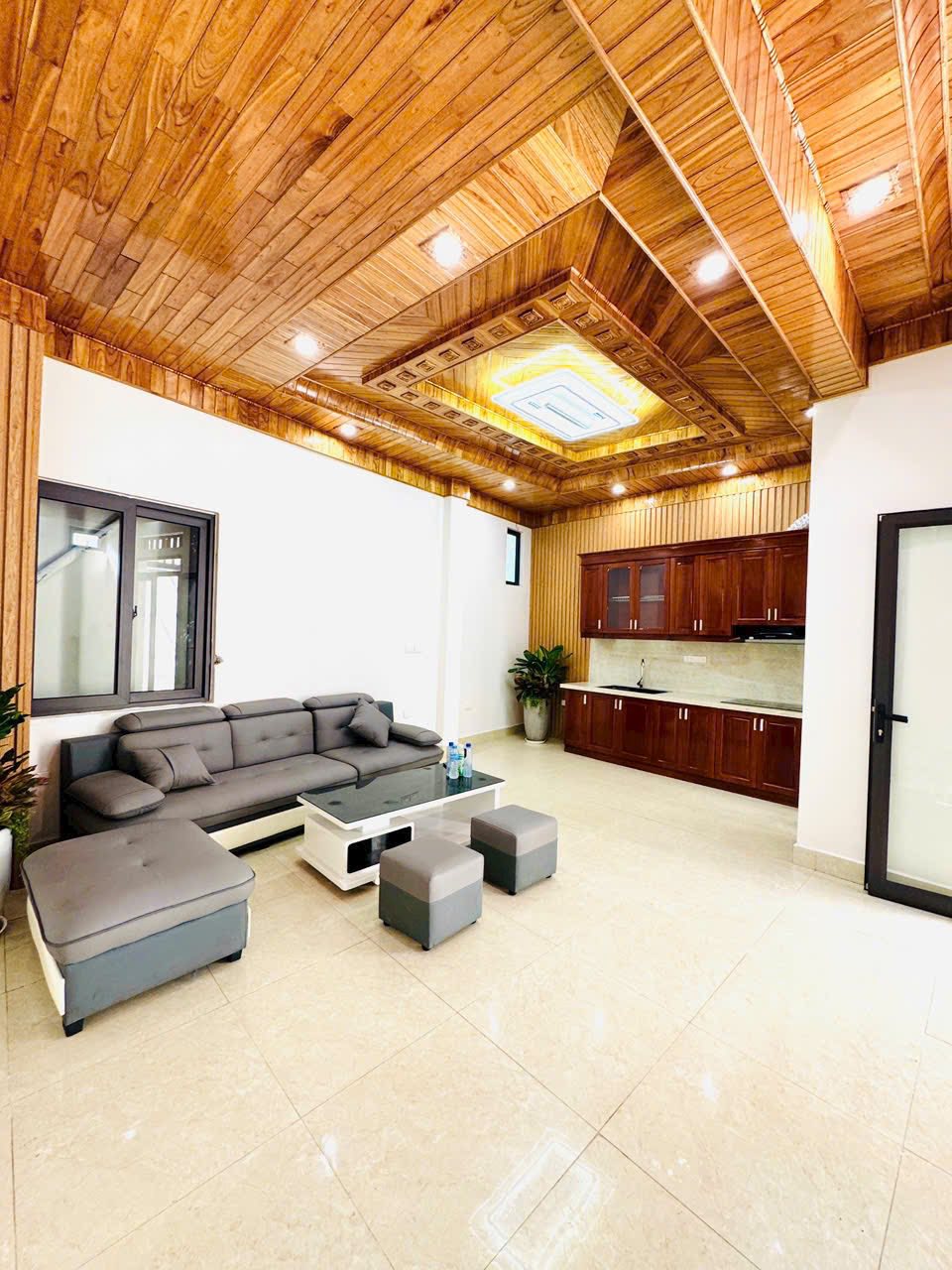 BÁN NHÀ TRẦN CUNG – 56M x 5 TẦNG x MT 5,2M – NGÕ THÔNG – GẦN Ô TÔ – SỔ PHÂN LÔ – GIÁ CHỈ 12,3 TỶ. 0968669247