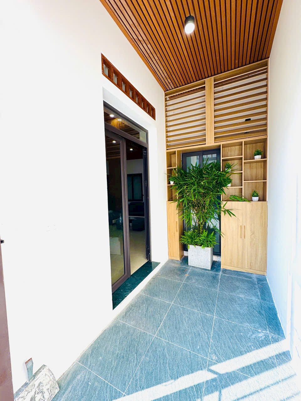 BÁN NHÀ TRẦN CUNG – 56M x 5 TẦNG x MT 5,2M – NGÕ THÔNG – GẦN Ô TÔ – SỔ PHÂN LÔ – GIÁ CHỈ 12,3 TỶ. 0968669247