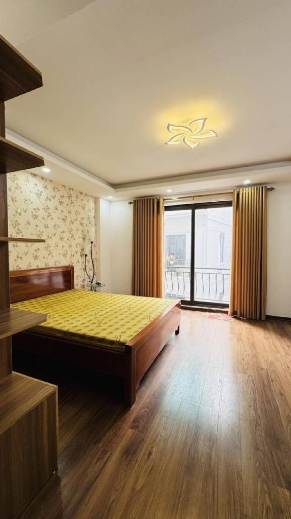 Bán nhà phố Tô Vĩnh Diện – Sát ô tô tránh – Phân lô quân đội- Nở hậu – Nhà mới kính coong-  37m2