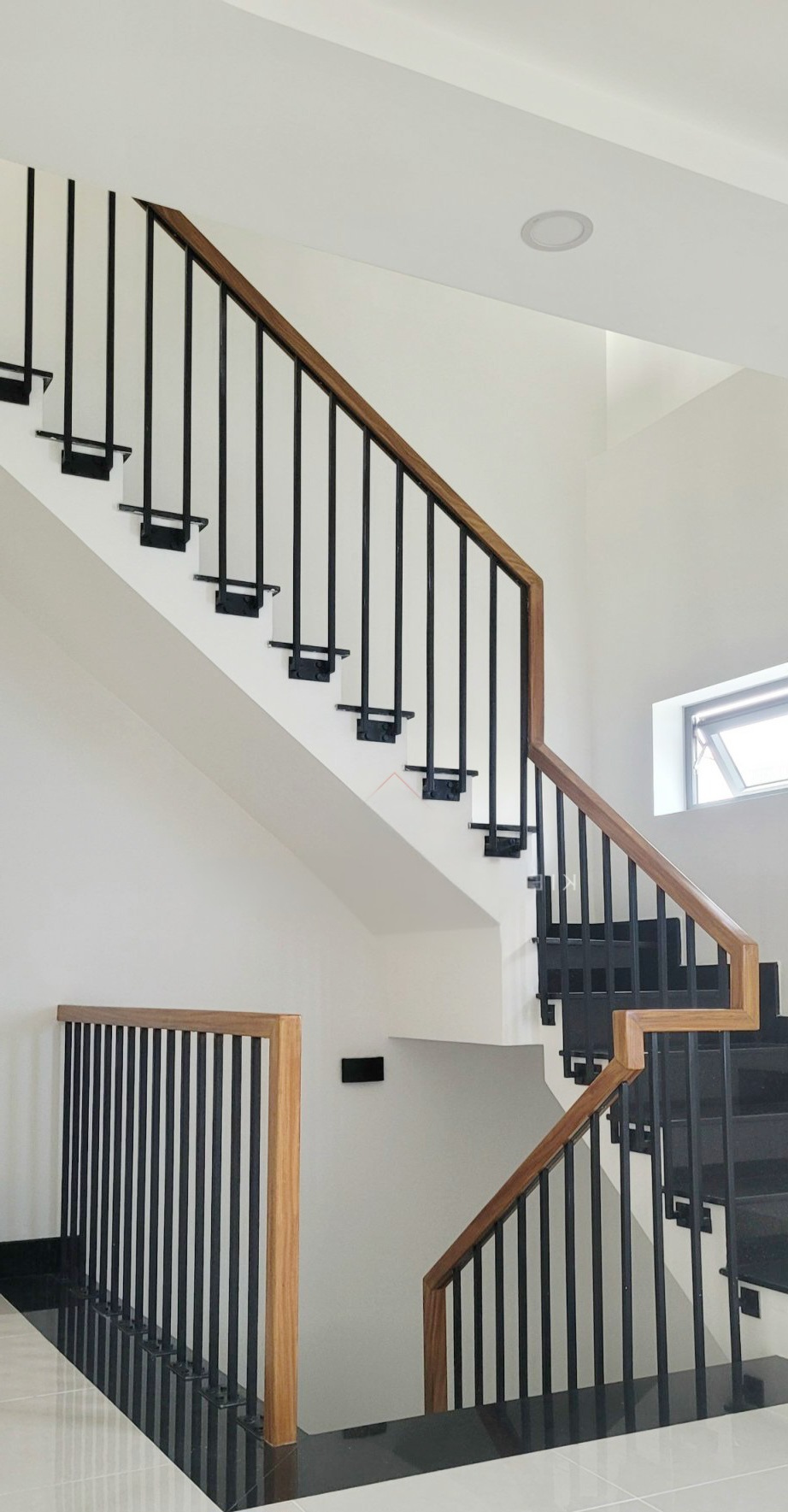 Tôi chủ nhà cho thuê nhà mới, căn góc, 92m2_ 5T; vỉa hè, Đào Tấn-30 Tr