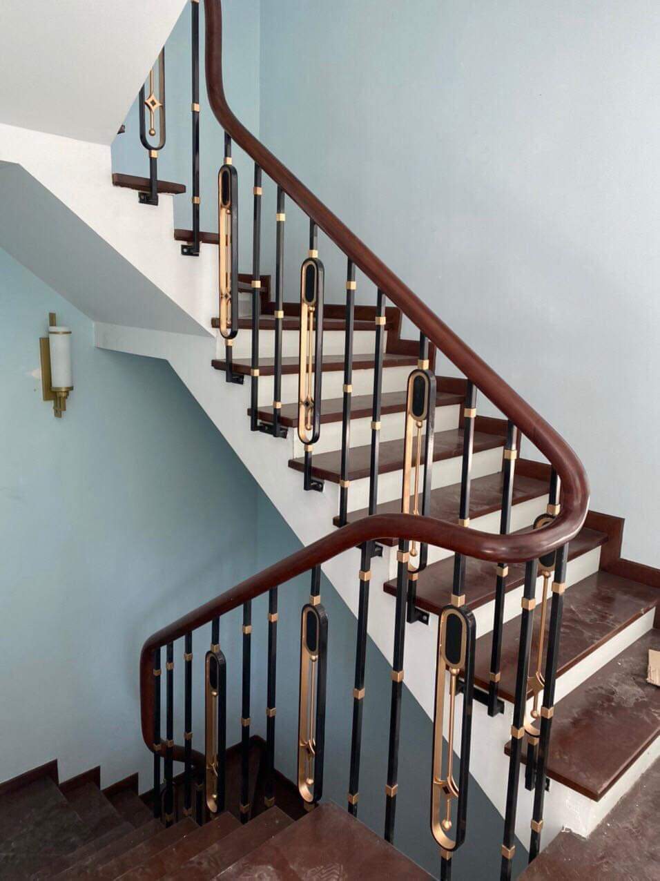 Tôi cho thuê nhà mới, lô góc,vỉa hè, 117m2- 4T, Phố Hoàng Quốc Việt_45 Tr