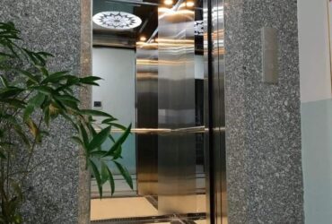 Nhà tôi cho thuê nhà hai cửa đi, mới, Phố Hoàng Cầu, 97m2x 4T vỉa hè 30 Tr