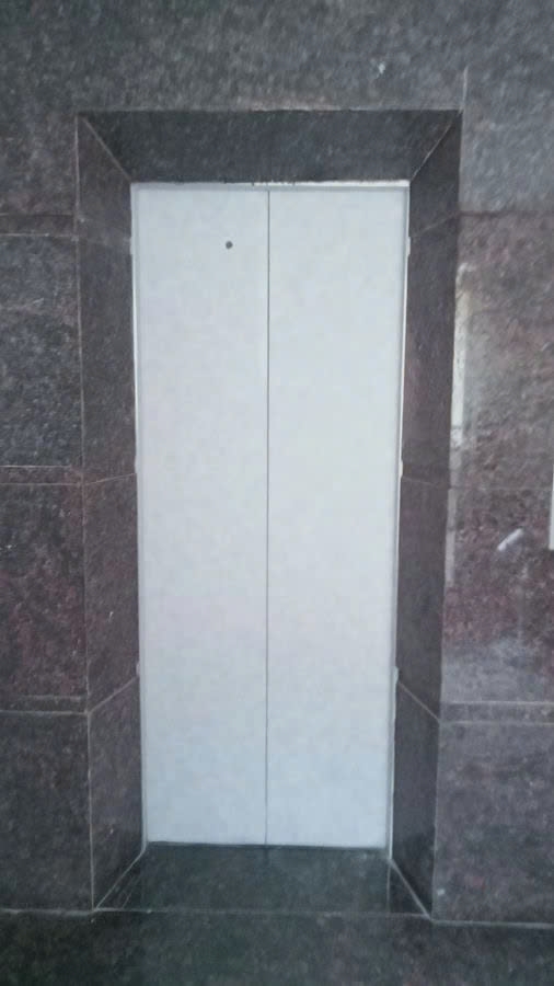 Mình cho thuê nhà mới, hai đường đi, Phố Thái Hà; vỉa hè 94m2* 5T- 30 Tr