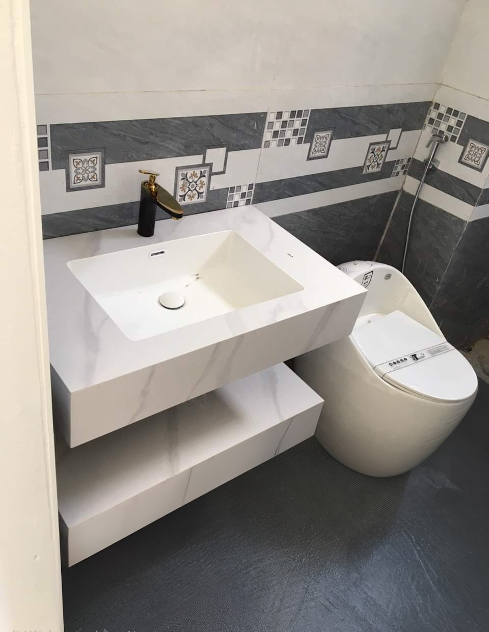 Mình cho thuê nhà hai cửa đi, mới, Trúc Bạch; vỉa hè 97m2* 4T- 30 Tr