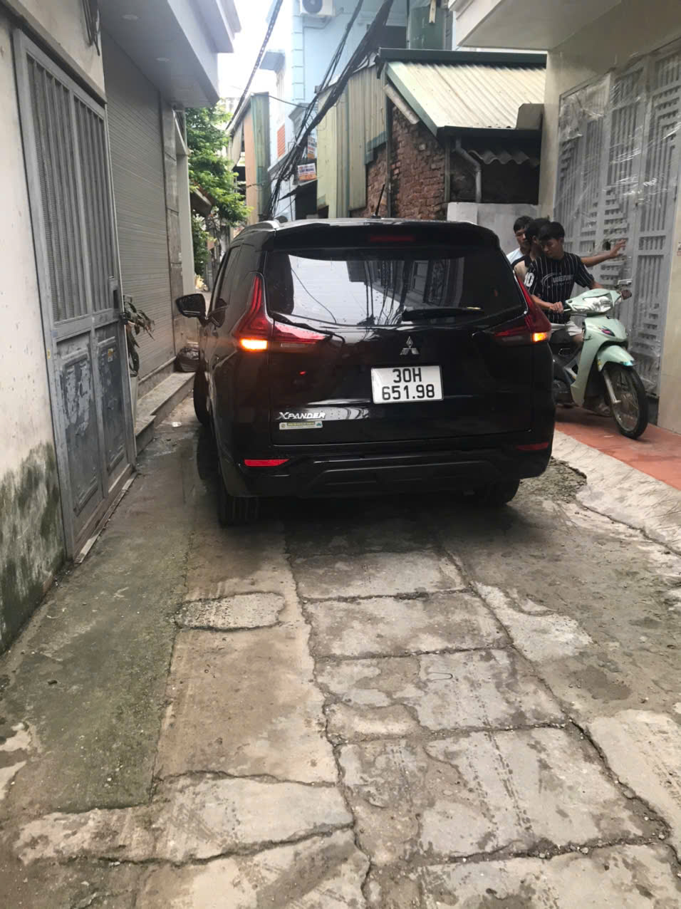 TT HUYỆN THANH TRÌ, LÔ GÓC 2 MẶT THOÁNG KINH DOANH – Ô TÔ VÀO NHÀ 40m2/ 5 TẦNG HƠN 5 Tỷ