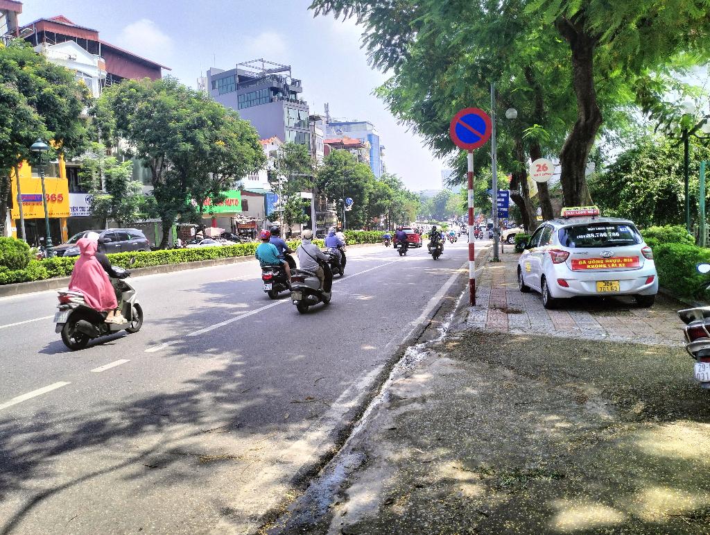 MẶT PHỐ NGUYỄN VĂN CỪ 92tỷ 957m MẶT TIỀN 34m KINH DOANH,VỈA HÈ,LONG BIÊN