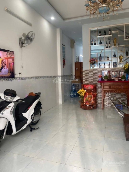 Bán nhà mặt tiền 4 tầng 5x20m – đường rộng 12m – dòng tiền 16tr/tháng- giáp quận 8- chỉ 8.5 tỷ (tl)