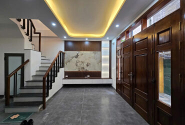 Bán Nhà Ngõ Quỳnh 27/30m2. 5 tầng. mặt tiền 5.36m. giá 7.2 tỷ Hai Bà Trưng Hà Nội