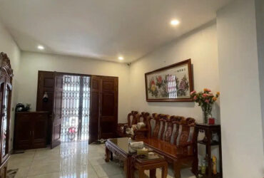 Bán nhà Lạc Long Quân 52m2. 5 tầng. mặt tiền 4.1m. giá 19 tỷ Tây Hồ Hà Nội