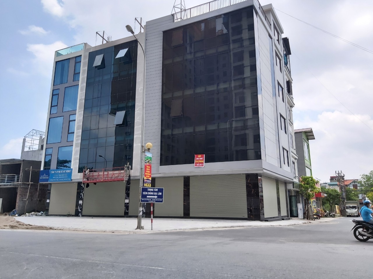 Bán nhà 730m2 mặt phố Hồng Tiến – Long Biên – Hà Nội. Mặt tiền rộng thang máy. Kinh doanh vô địch.Dòng tiền Khủng