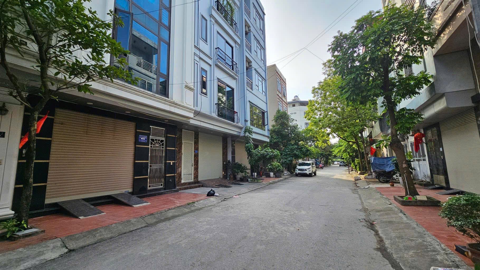 BÁN NHÀ 6 TẦNG THANG MÁY 3 BƯỚC RA MẶT PHỐ VÕ CHÍ CÔNG 70M²*MT 5M – GIÁ 15 TỶ