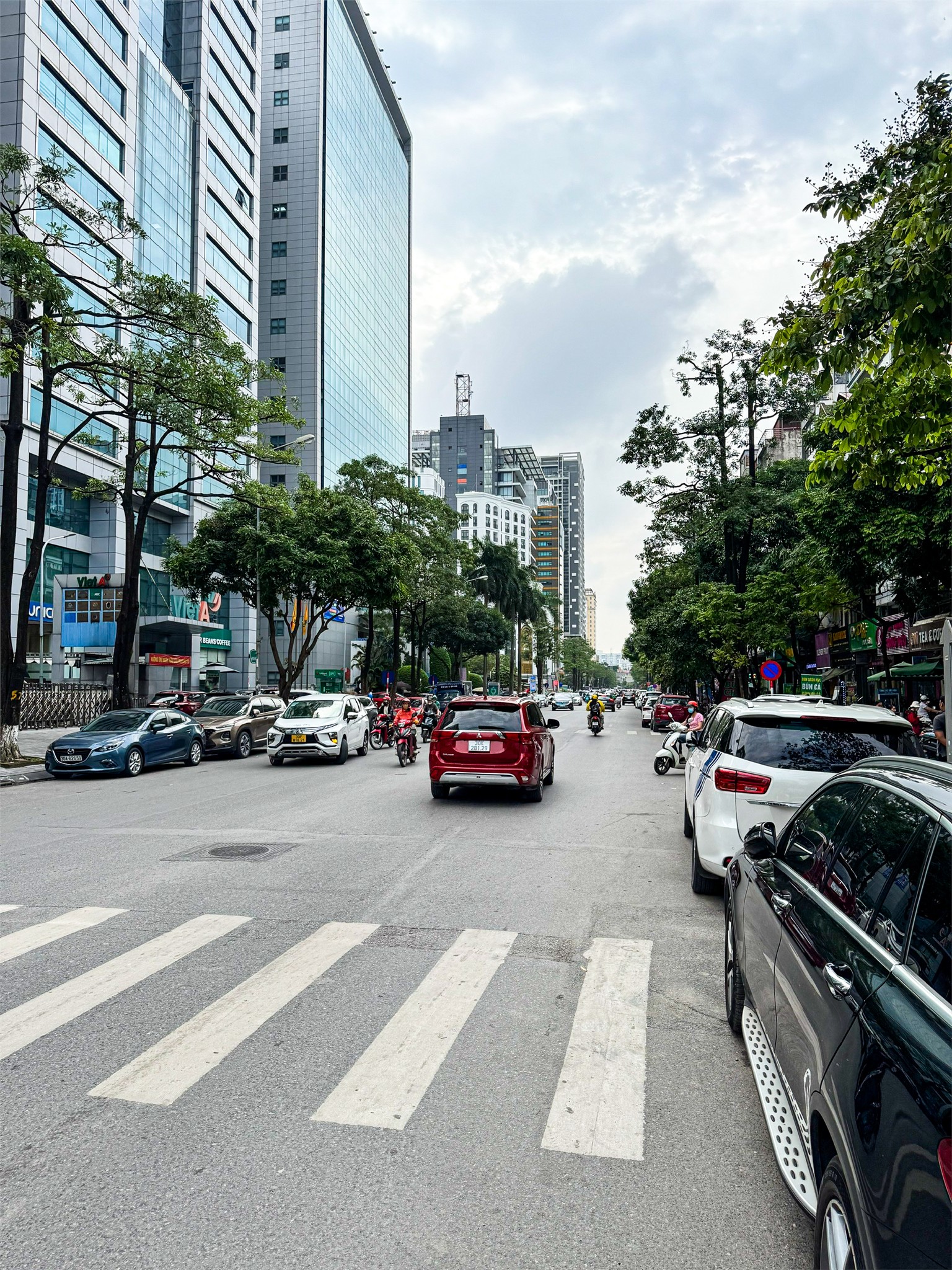 Bán toà văn phòng MP Dịch Vọng Hậu, Duy Tân 165m2 , 9 tầng, giá 102 tỷ
