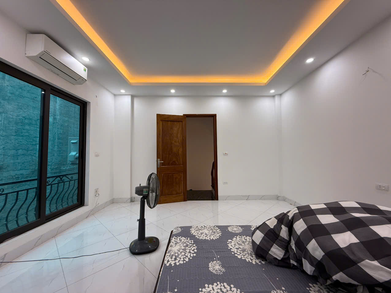Bán nhà Lai Xá, Hoài Đức, 30m, 5 tầng, ngõ ô tô đỗ gần, sát cạnh QL 32