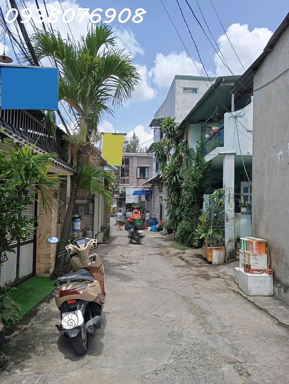 Nhà 2 mặt tiền chợ Long Thạnh Mỹ, 85m2, giá 5.2 tỷ