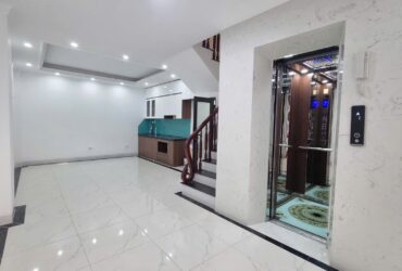 HOÀNG QUỐC VIỆT – 6 TẦNG X 32m2 – THANG MÁY – KHU DÂN TRÍ CAO