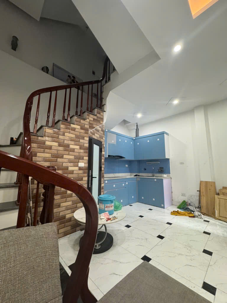 Nhà Võ Chí Công – 30m2 x 5 tầng – SÁT ĐƯỜNG LỚN – GIÁ 7.6 TỶ