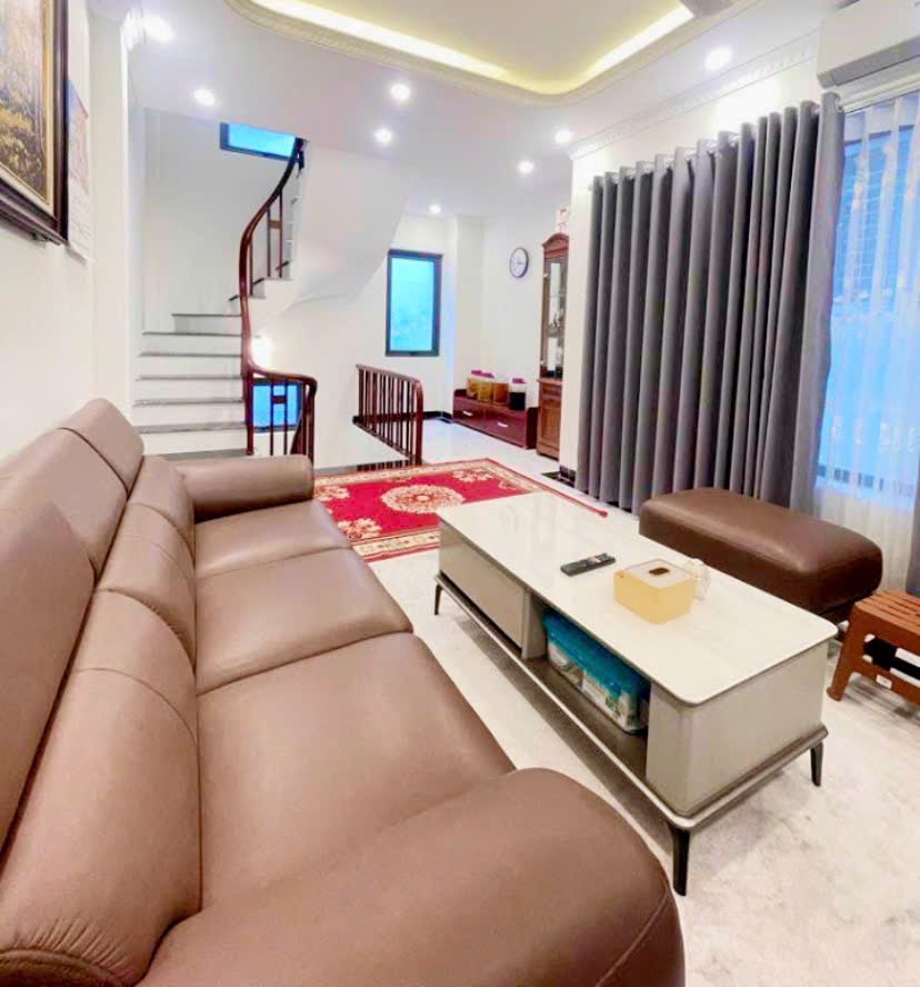 BÁN NHÀ PHẠM VĂN ĐỒNG, 42 M x 5 TẦNG, NGÕ THÔNG Ô TÔ –  PHÂN LÔ– KINH DOANH SẦM UẤT – DÂN XÂY MỚI – 10.9 TỶ