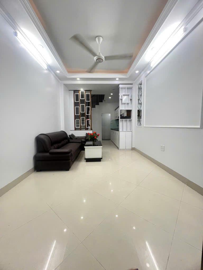 Cổ Linh –  Đối diện Aeon Mall- Ngõ rộng thoáng – 5.9 t.ỷ
