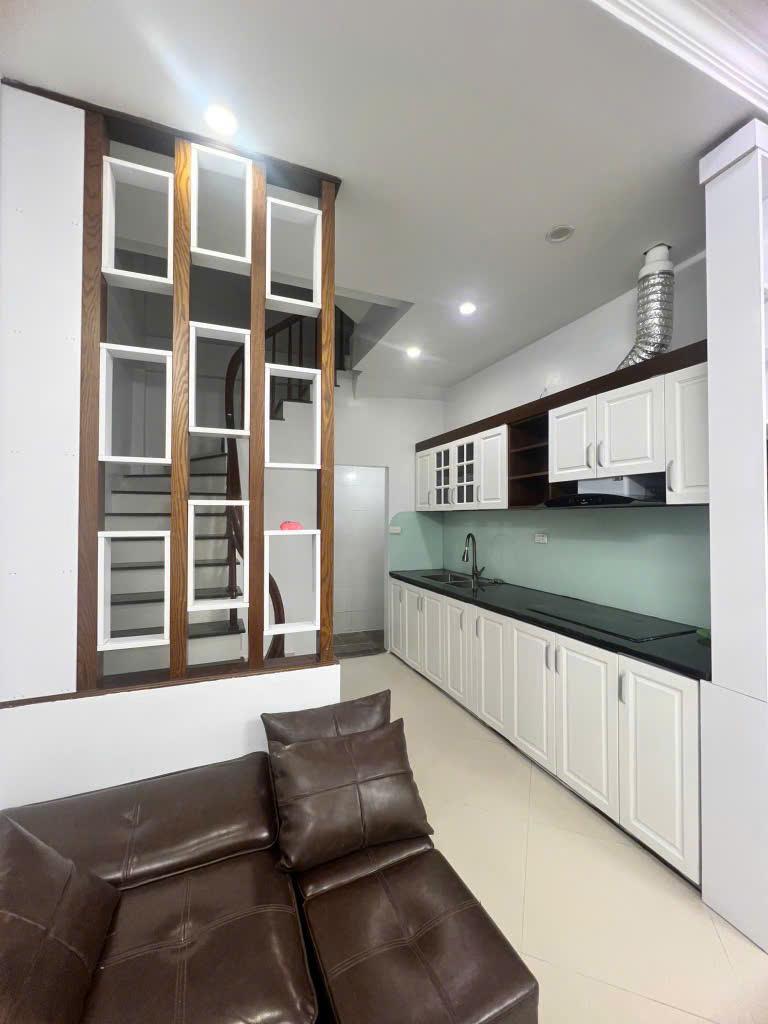 Cổ Linh –  Đối diện Aeon Mall- Ngõ rộng thoáng – 5.9 t.ỷ