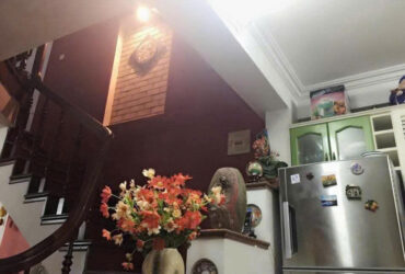 Bán GẤP MẶT NGÕ , LÔ GÓC ,Ô TÔ THÔNG KINH DOANH Tại Hoàng Quốc Việt Cầu Giấy 57m giá 18 tỷ.
