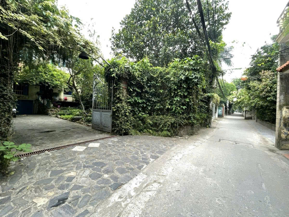 NGỌC LÂM,LONG BIÊN 62 tỷ 430m MẶT TIỀN 11m NGÕ Ô TÔ,4 TẦNG ĐẸP