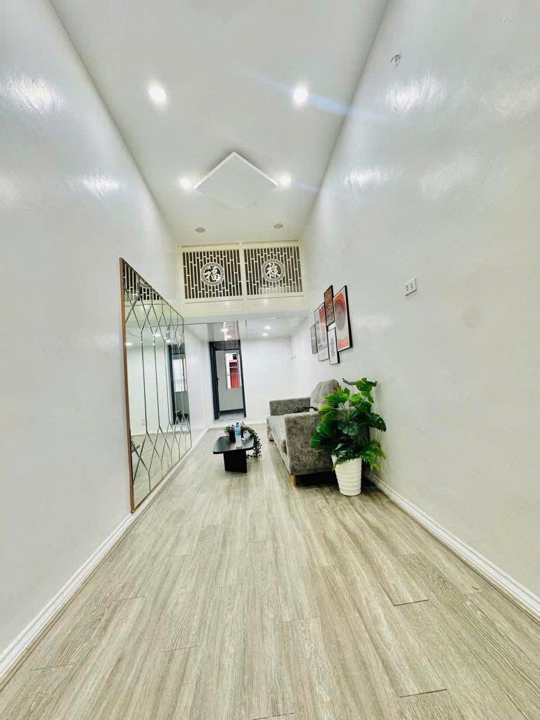 Nhỉnh 2 Tỷ – Minh Khai – Hai Bà Trưng