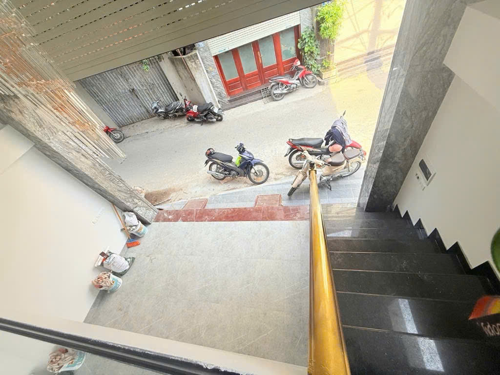 PHỐ TRẠM,LONG BIÊN 23 tỷ 75m NGÕ Ô TÔ,THANG MÁY,GARA,KINH DOANH,CHO THUÊ