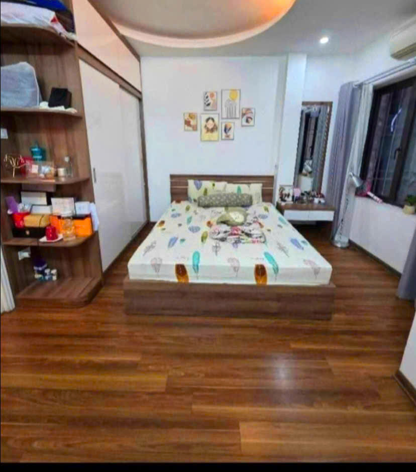 BÁN NHÀ LẠC LONG QUÂN –  5 TẦNG x 30M – GIÁ CHỈ 7,4 TỶ – NGÕ THÔNG RỘNG, Ô TÔ GẦN – LÔ GÓC