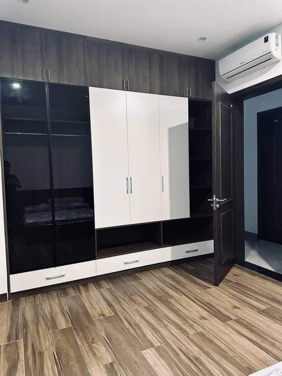 XUÂN LA TÂY HỒ – CĂN HỘ 3 NGỦ 3 WC 2 BAN CÔNG 132m GIÁ 9 TỶ HƠN