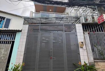 NHÀ 2 TẦNG 50M2  HẺM Ô TÔ  NGAY NGÃ TƯ THỦ ĐỨC  5.3 TỶ