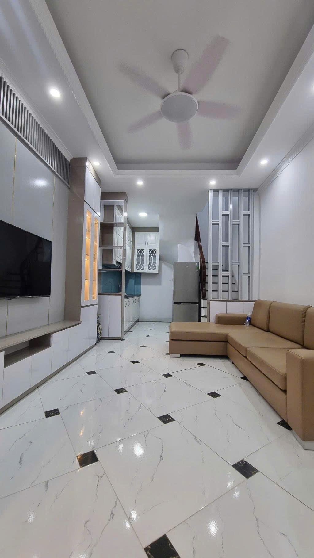 NHÀ PHỐ XUÂN THỦY – 40M2 x 4 TẦNG – VÀI BƯỚC RA PHỐ – Gần DH Quốc Gia – hơn 10 tỷ