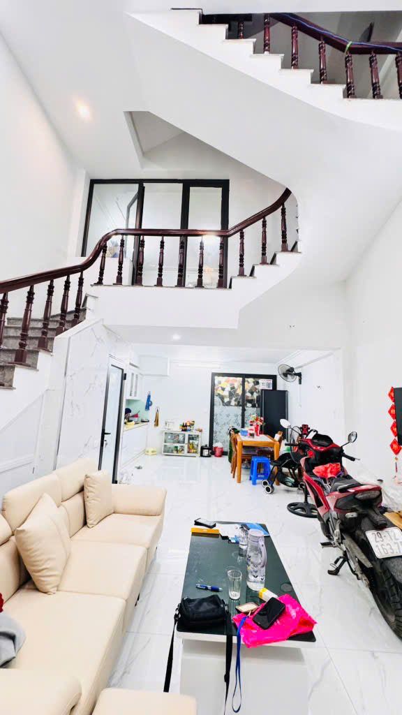 NHÀ PHÚ DIỄN – 36M² x 5 TẦNG CHẮC CHẮN – 1 NHÀ RA Ô TÔ TRÁNH – HƠN 8 TỶ