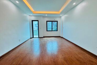Lê Văn Hiến – Nhà mới – 30m² – 5 tầng – Gần trường Đoàn Thị Điểm – Cho thuê giữ tiền thoải mái – 5.7 tỷ