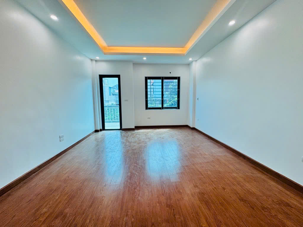 Lê Văn Hiến – Nhà mới – 30m² – 5 tầng – Gần trường Đoàn Thị Điểm – Cho thuê giữ tiền thoải mái – 5.7 tỷ