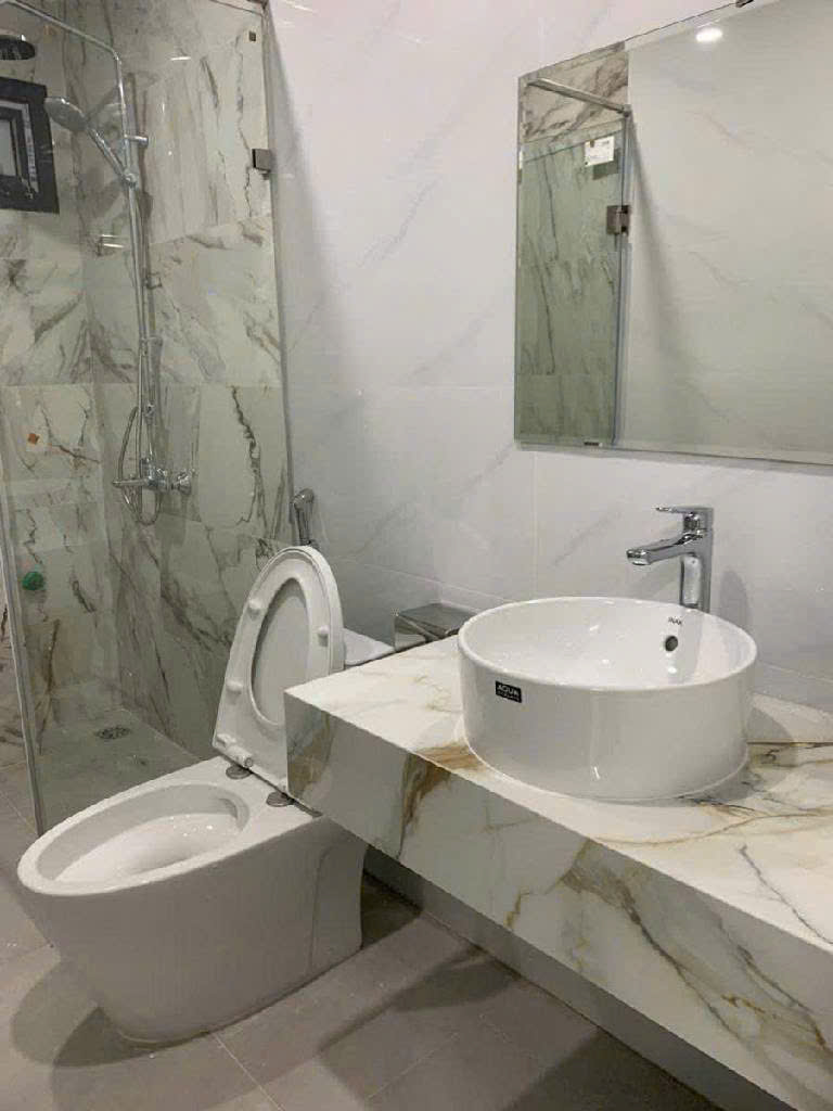 SIÊU PHẨM LÊ VĂN HIẾN – 5 TẦNG – NGÕ Ô TÔ ĐỖ CỬA – CÁCH HV TÀI CHÍNH 150M – KINH DOANH NGÀY ĐÊM – CHỈ 3.3 TỶ