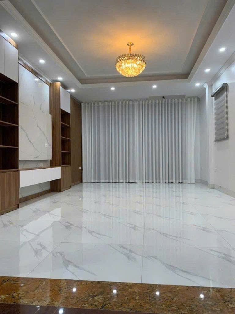 🌟 SIÊU PHẨM HOÀNG QUỐC VIỆT – THÔNG SỐ VÀNG – 50M2 x 5 TẦNG THANG MÁY – Ô TÔ VÀO NHÀ – GIÁ CHÀO 21 TỶ 🌟