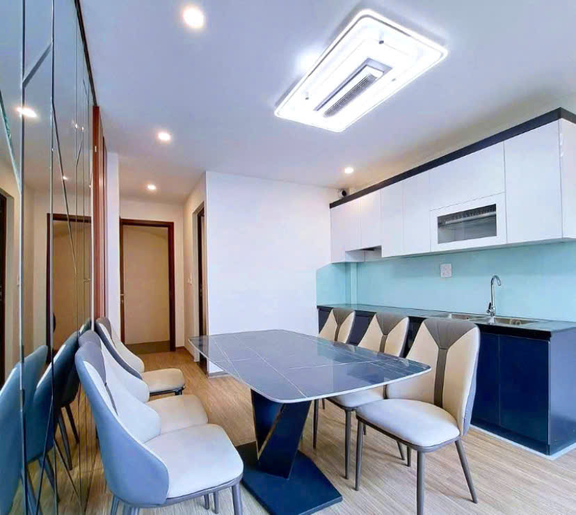 BÁN NHÀ LẠC LONG QUÂN – 40M – 5T – GẦN Ô TÔ – NGÕ THÔNG – 2 THOÁNG – GIÁ CHỈ 7.4 TỶ. 0968669247
