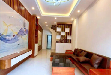 BÁN NHÀ LẠC LONG QUÂN – 40M – 5T – GẦN Ô TÔ – NGÕ THÔNG – 2 THOÁNG – GIÁ CHỈ 7.4 TỶ. 0968669247
