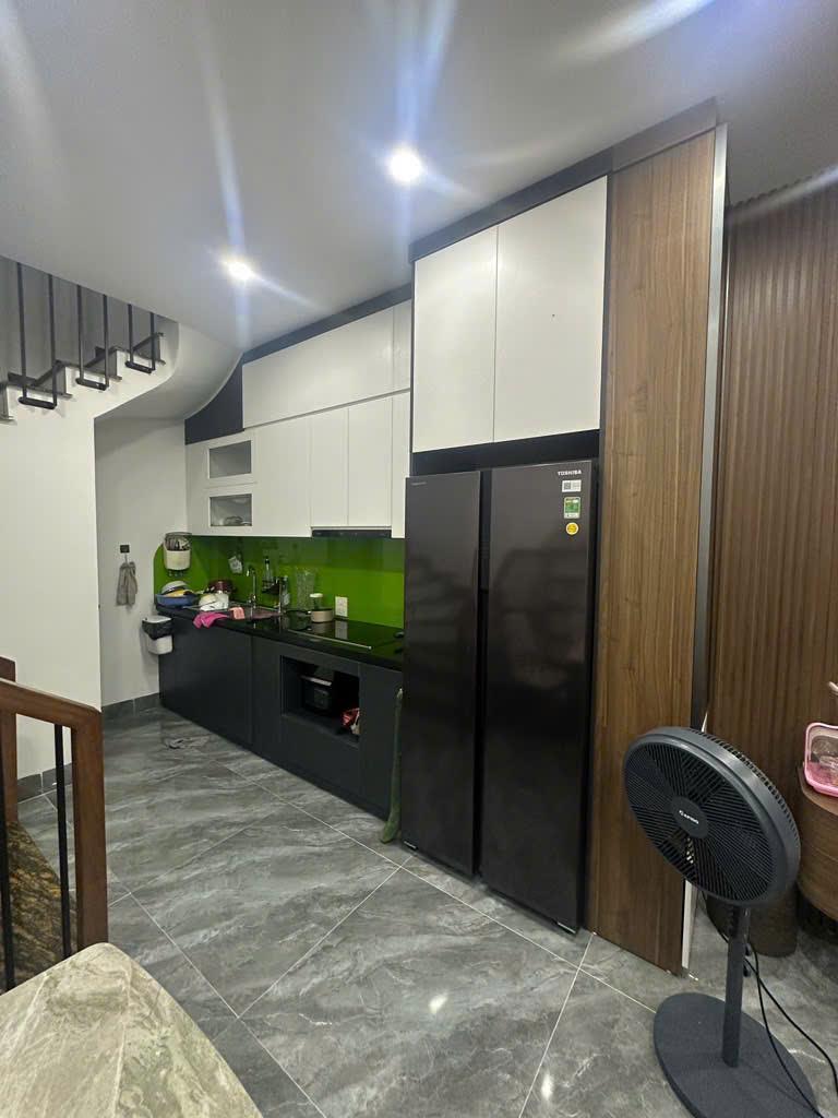 Ngọc Trì – Thang máy – Gara ô tô – Trước nhà thoáng rộng 5m – 8.7 tỷ