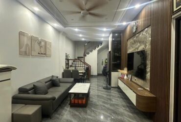 Ngọc Trì – Thang máy – Gara ô tô – Trước nhà thoáng rộng 5m – 8.7 tỷ